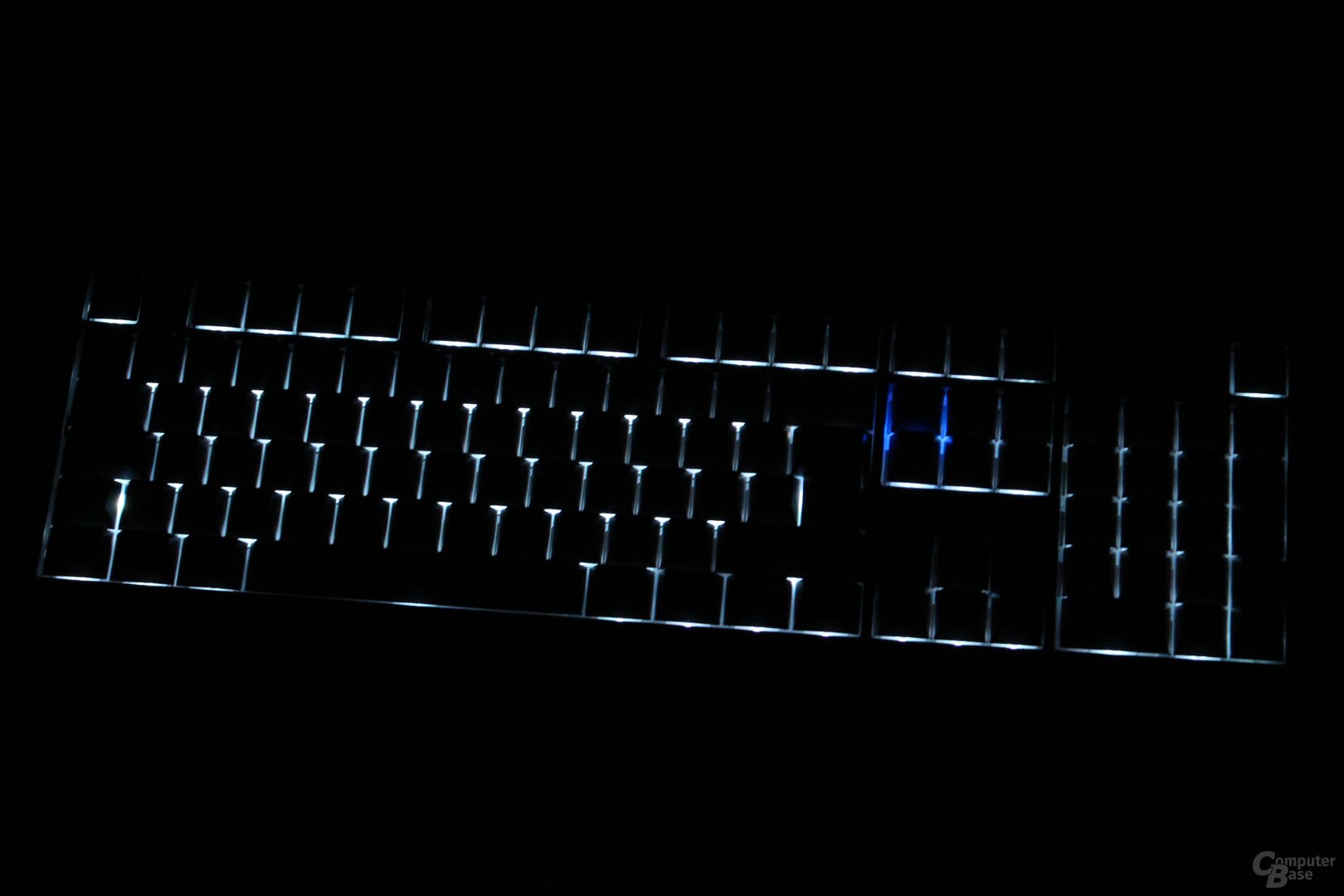 Die RGB-Tastenbeleuchtung hat damit ambienten Charakter