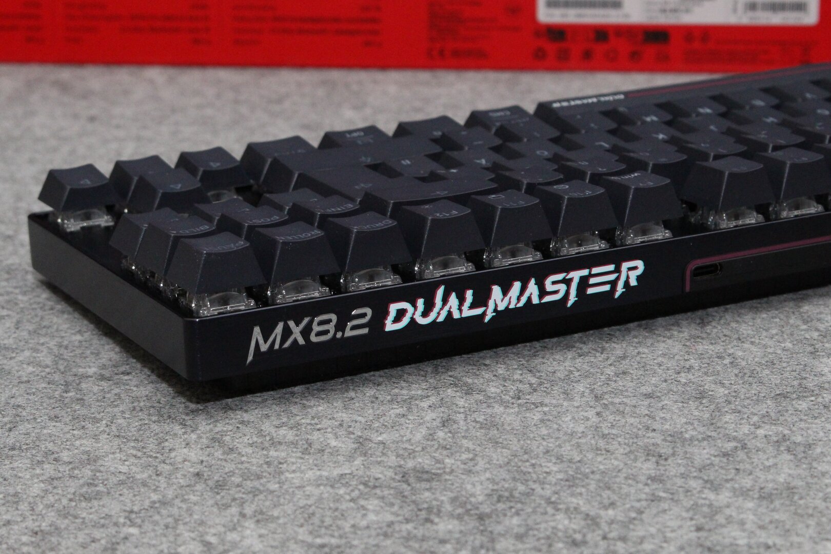 Aus Aluminium bestehen Switch Plate und der umlaufende Rahmen