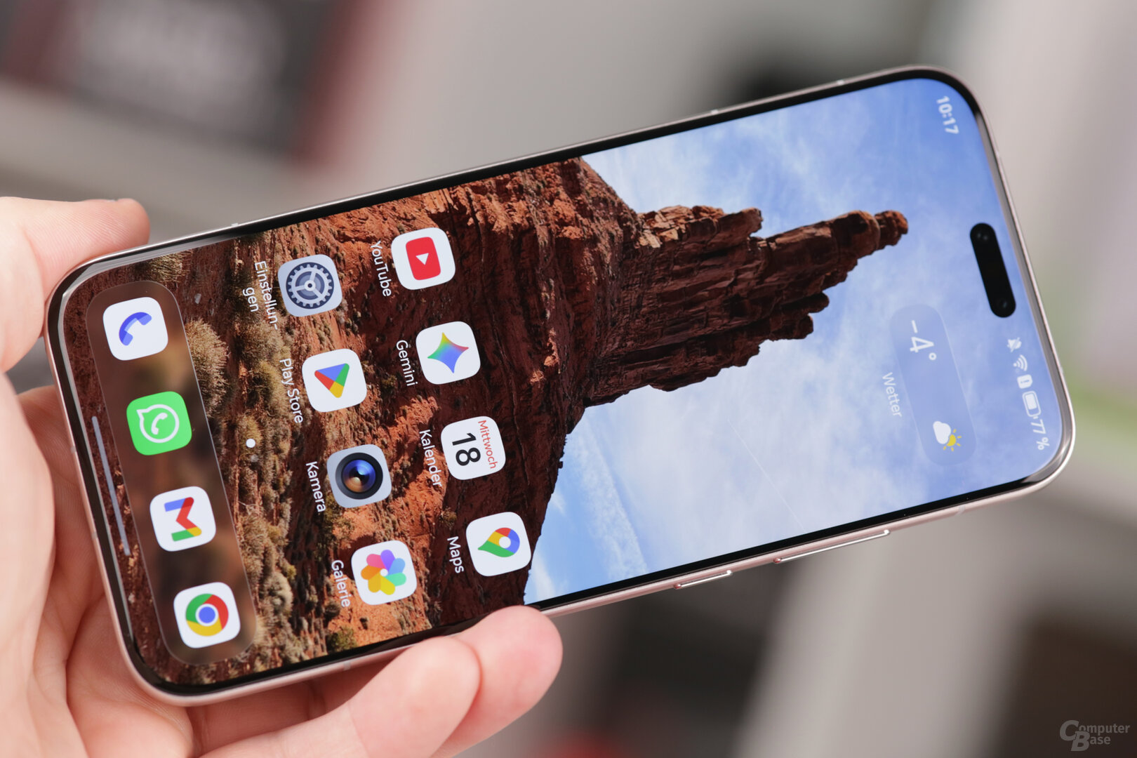 Der Bildschirm ist am Rand leicht abgerundet