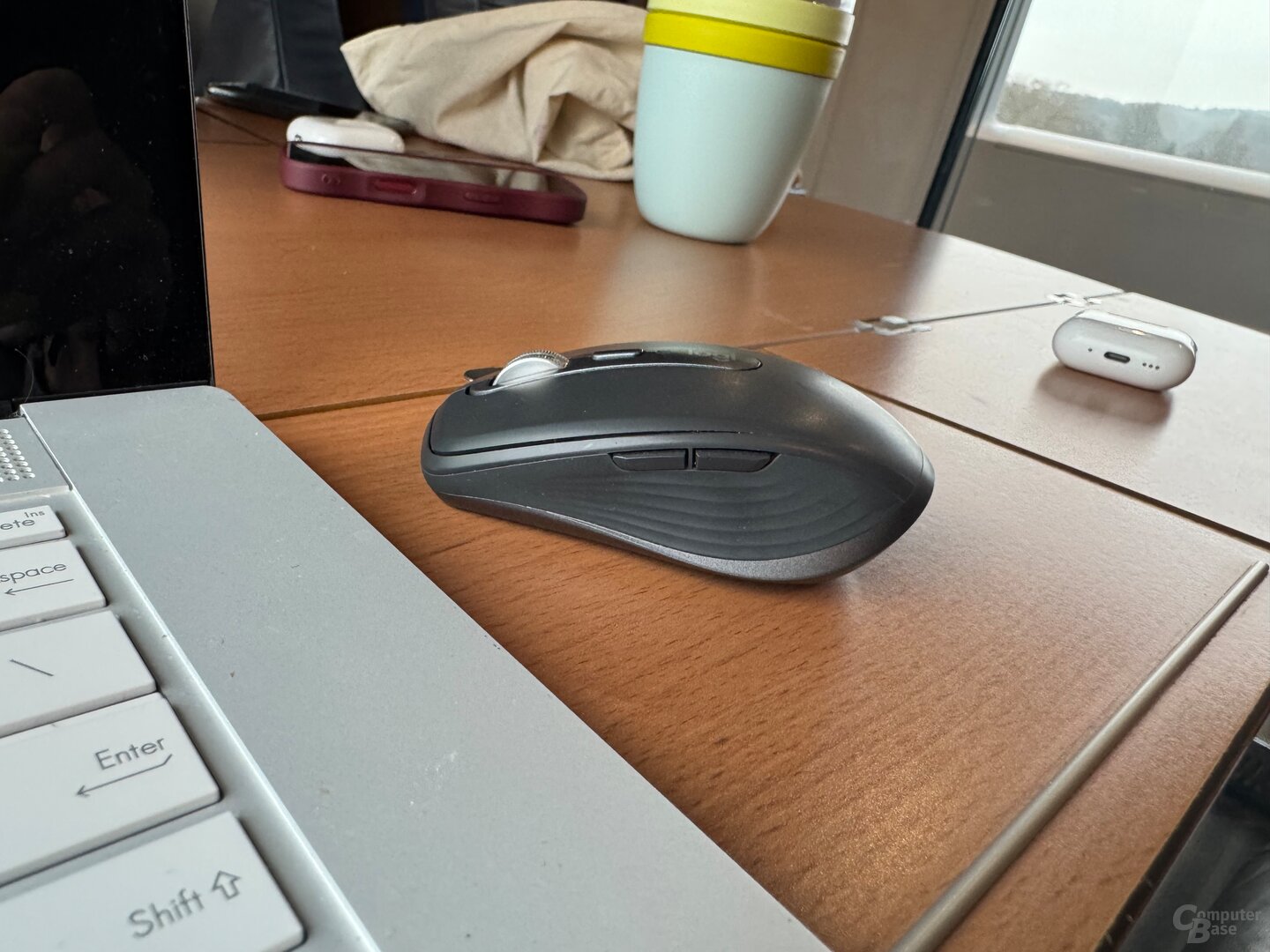 Die Logitech MX Anywhere 3S im ICE der Deutschen Bahn