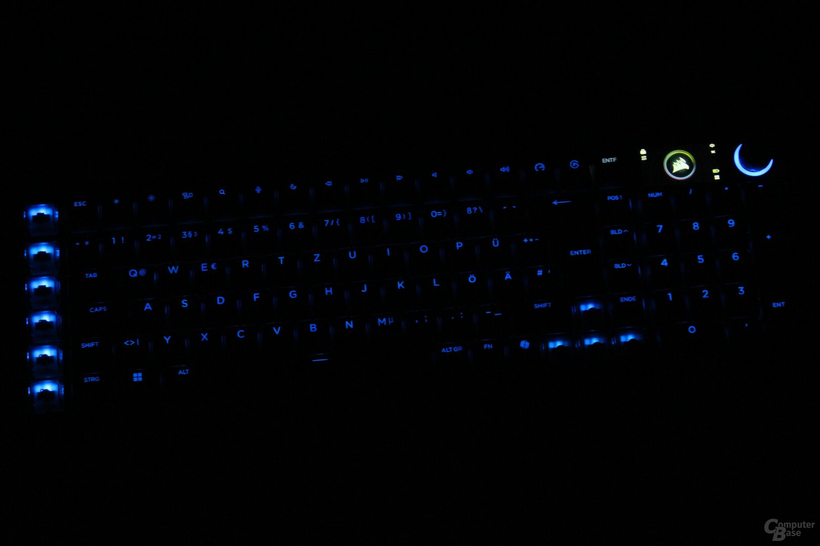 Die Ausleuchtung gelingt Corsair dank geschickter Beschriftung