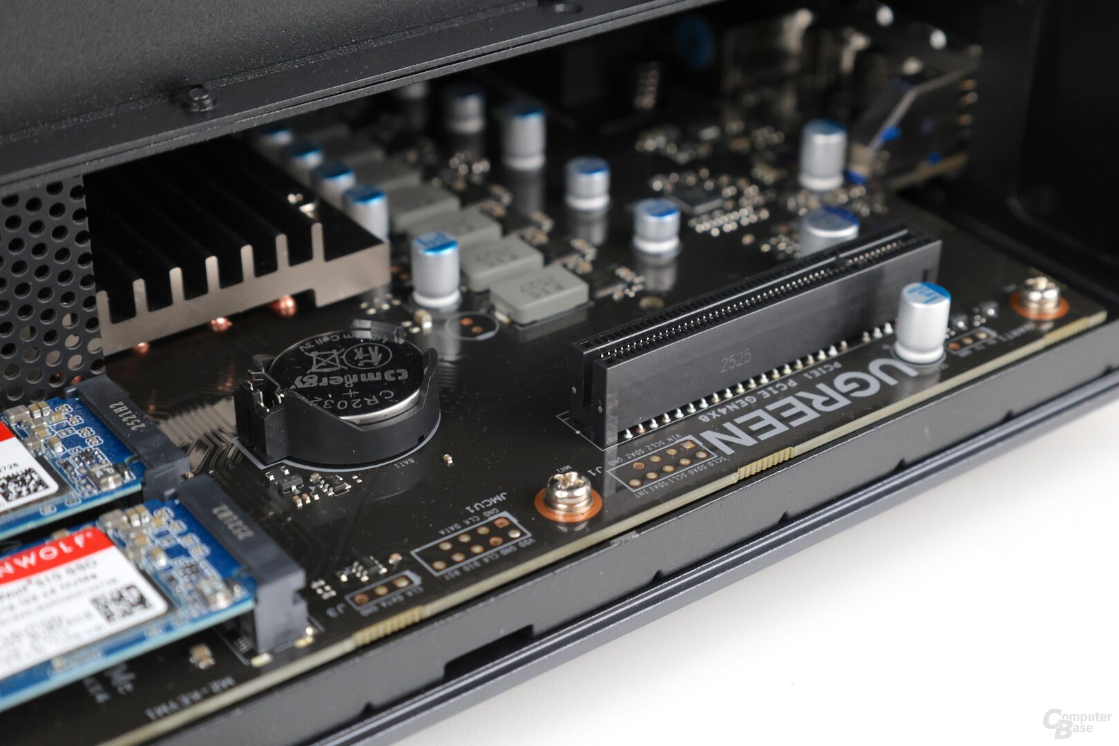 Nach hinten offener PCIe-x8-Slot im iDX6011 Pro