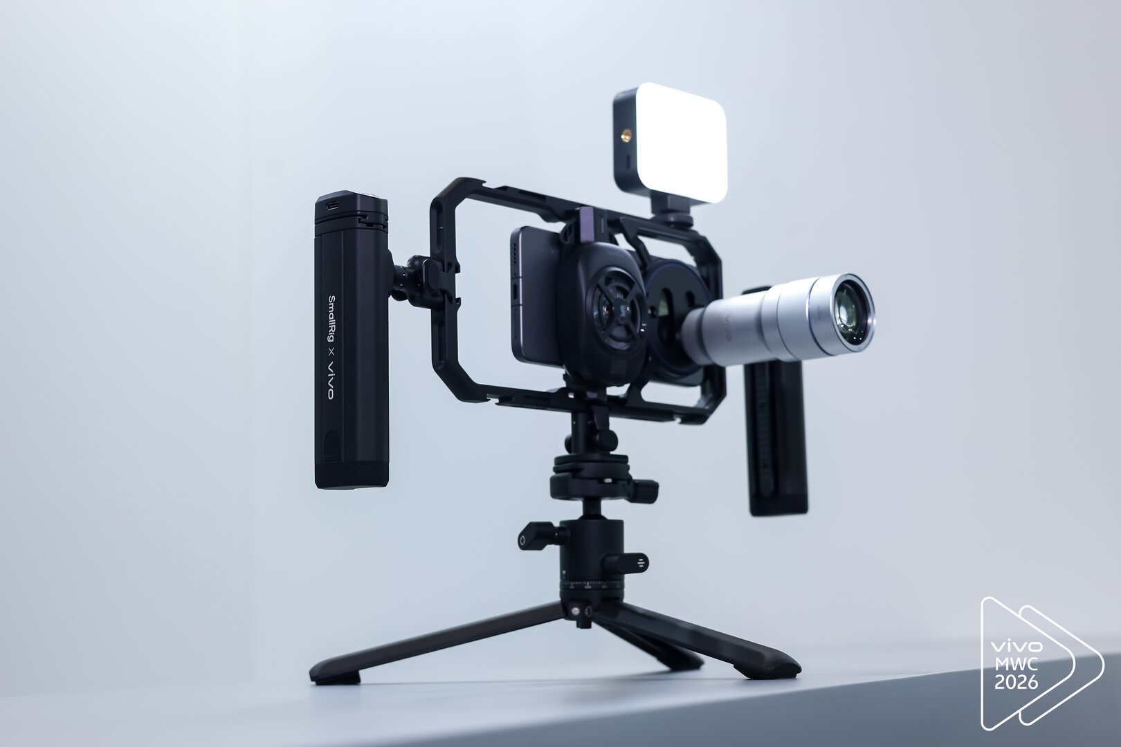Vivo X300 Ultra im Pro Video Rig Kit
