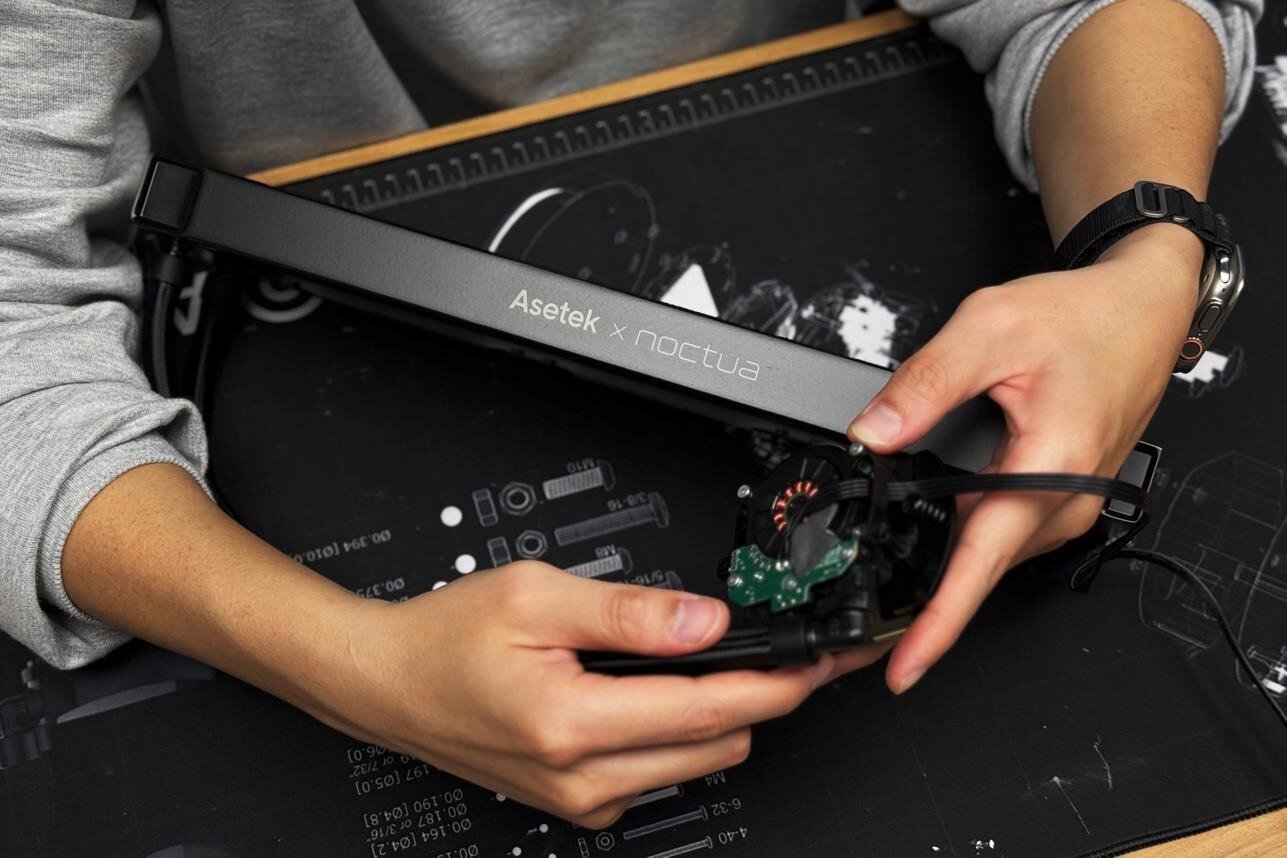 Erste (finale?) Eindrücke der AIO-CPU-Wasserkühlung aus der Kooperation von Noctua und Asetek?