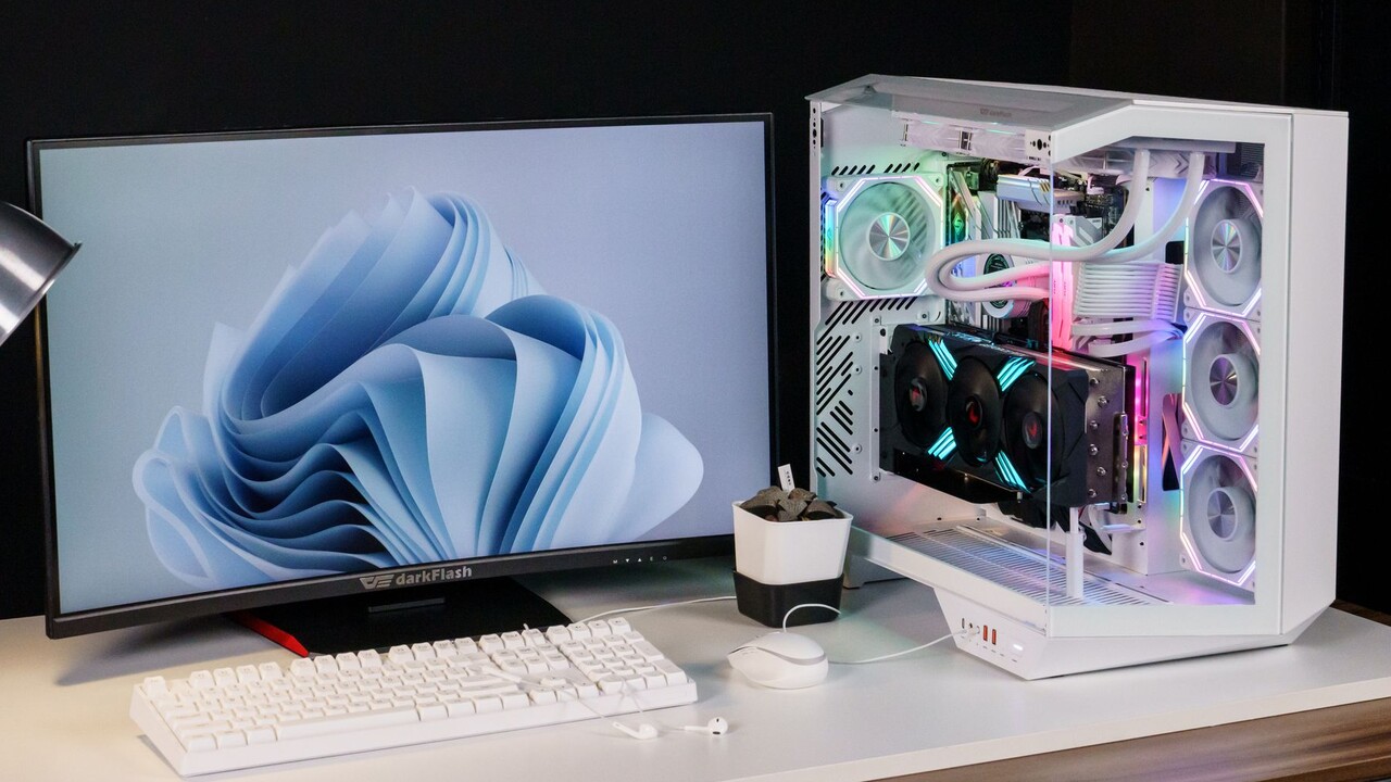 DarkFlash DY470: 330-Grad-Fenster erlaubt Blick in schräges Gehäuse DarkFlash DY470: 330-Grad-Fenster erlaubt Blick in schräges Gehäuse