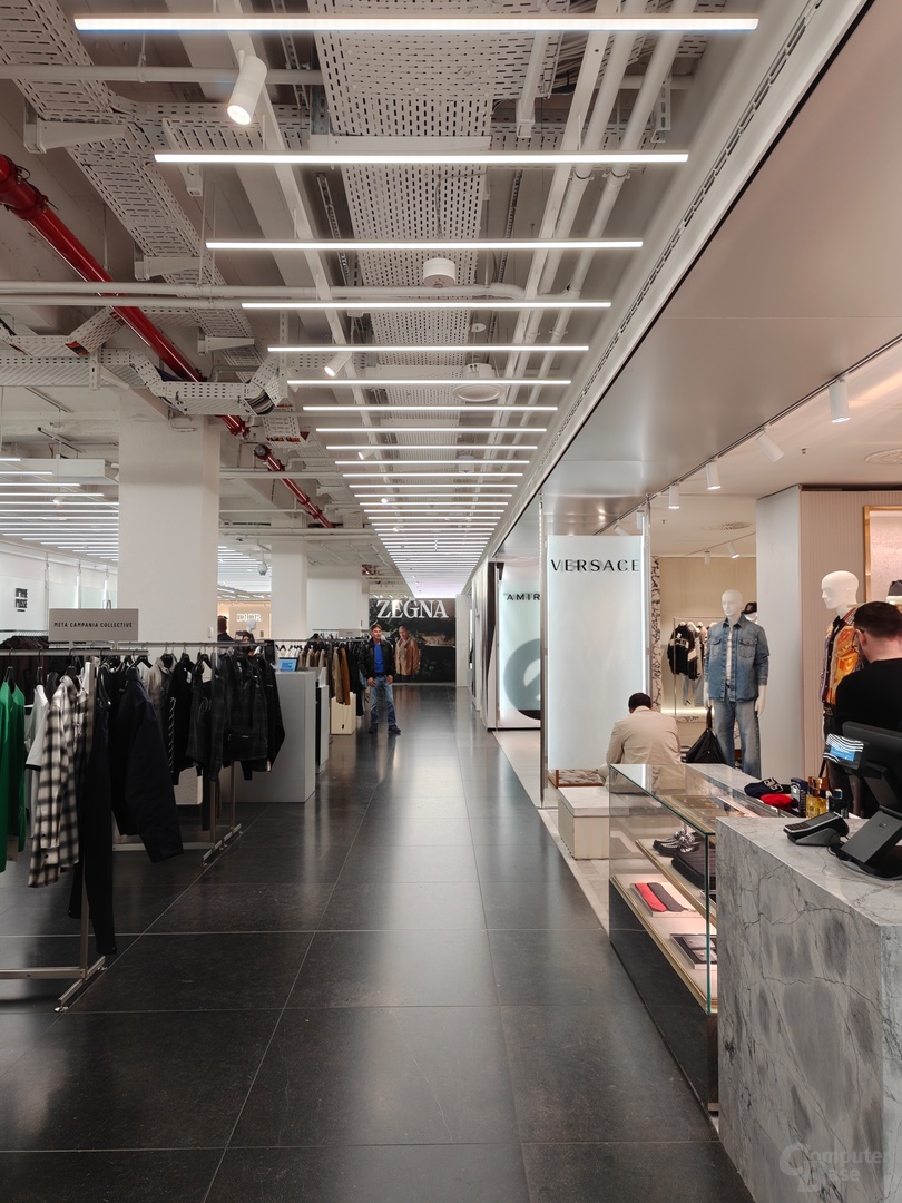 Find N6 – Weitwinkel (f/1.8, ISO 320, 1/100 s)