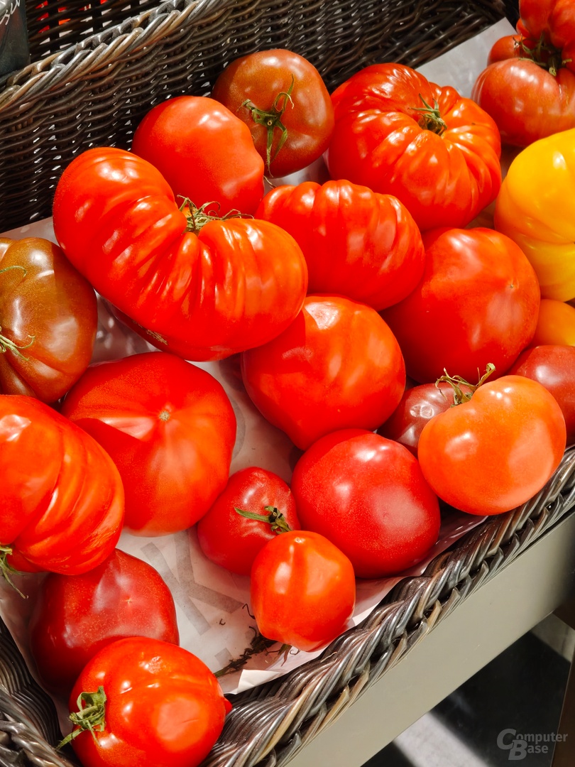 Find N6 – Teleobjektiv (f/2.7, ISO 4000, 1/100 s)