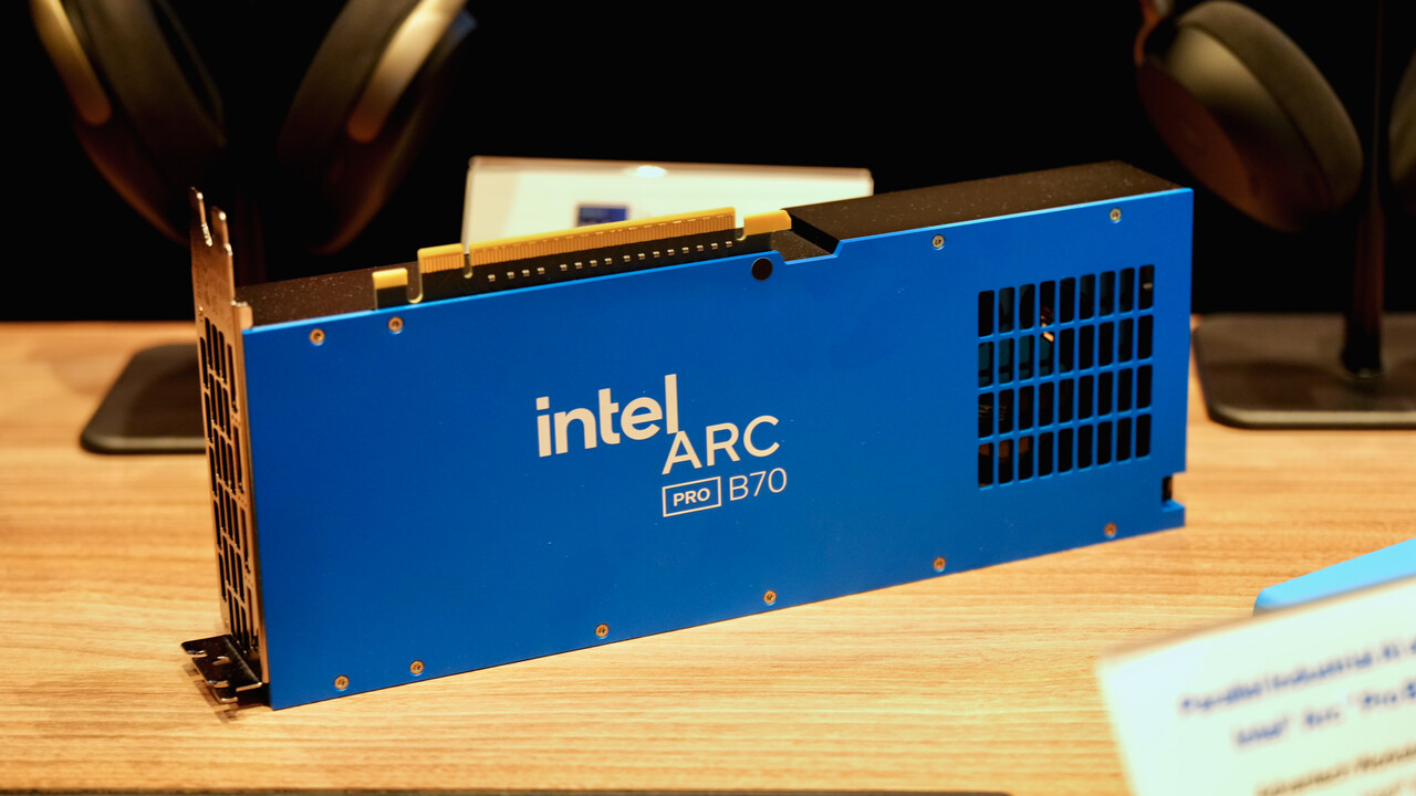 Intel Arc Pro B70: Big Battlemage zeigt sich im Teardown der Grafikkarte
