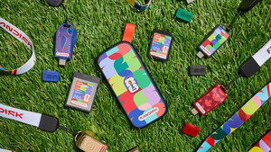 Mit FIFA-2026-Lizenz: Zur WM gibt es von Sandisk einen Trillerpfeifen-USB-Stick