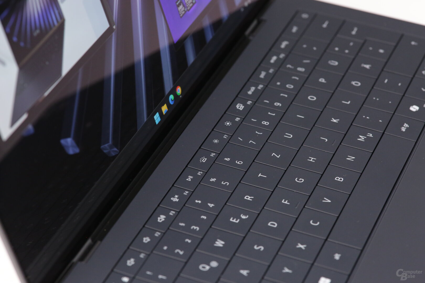 Endlich ist das schlechte Touch-Bar-Imitat verschwunden