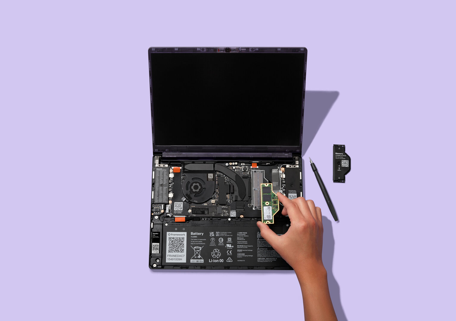 Der Framework Laptop 13 Pro setzt auf „gesockelten LPDDR5X“: LPCAMM2