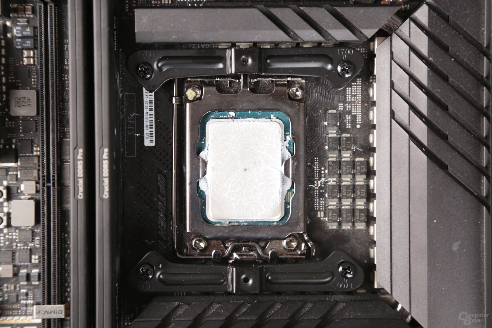 Das Retention-Kit auf Sockel LGA 1700
