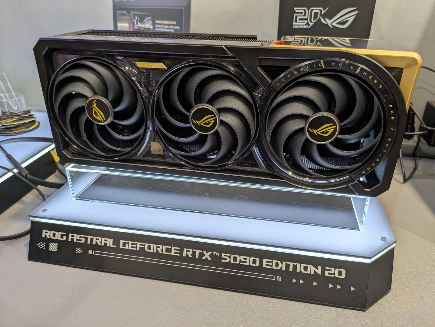 Astral GeForce RTX 5090 Edition 20