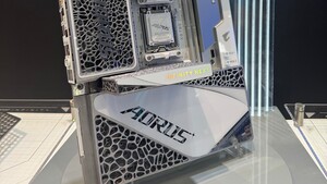 Aorus Infinity Mainboards: Organische Kühlkörper aus dem 3D-Drucker treffen auf 11.400 MT/s