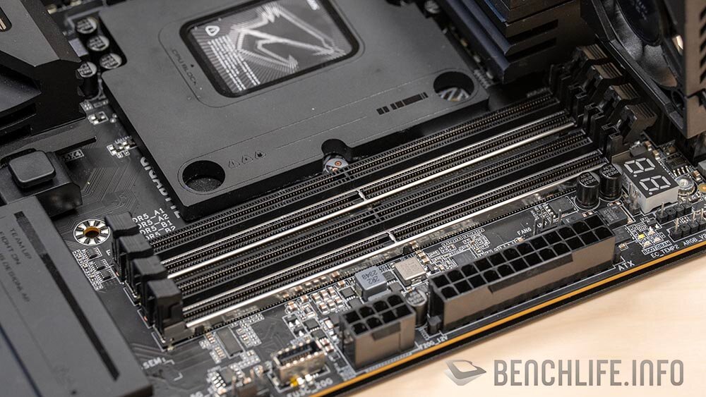Gigabytes namenloses Mainboard