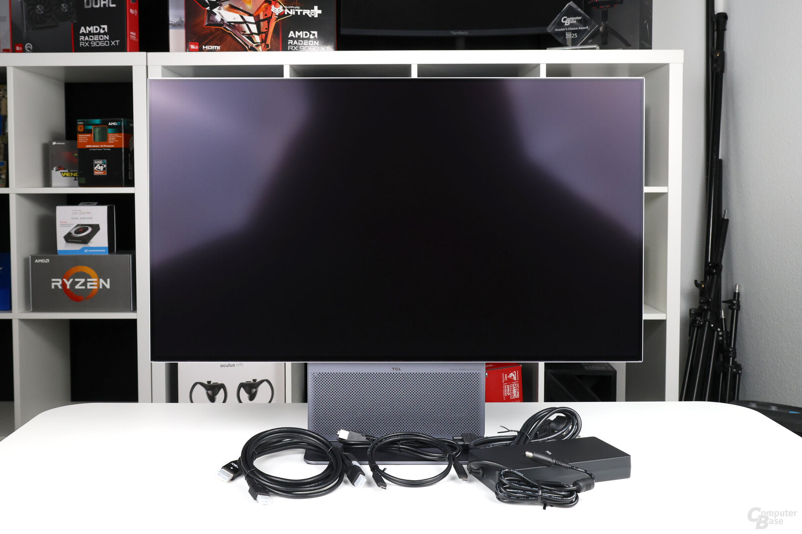 Lieferumfang des TCL 32X3A