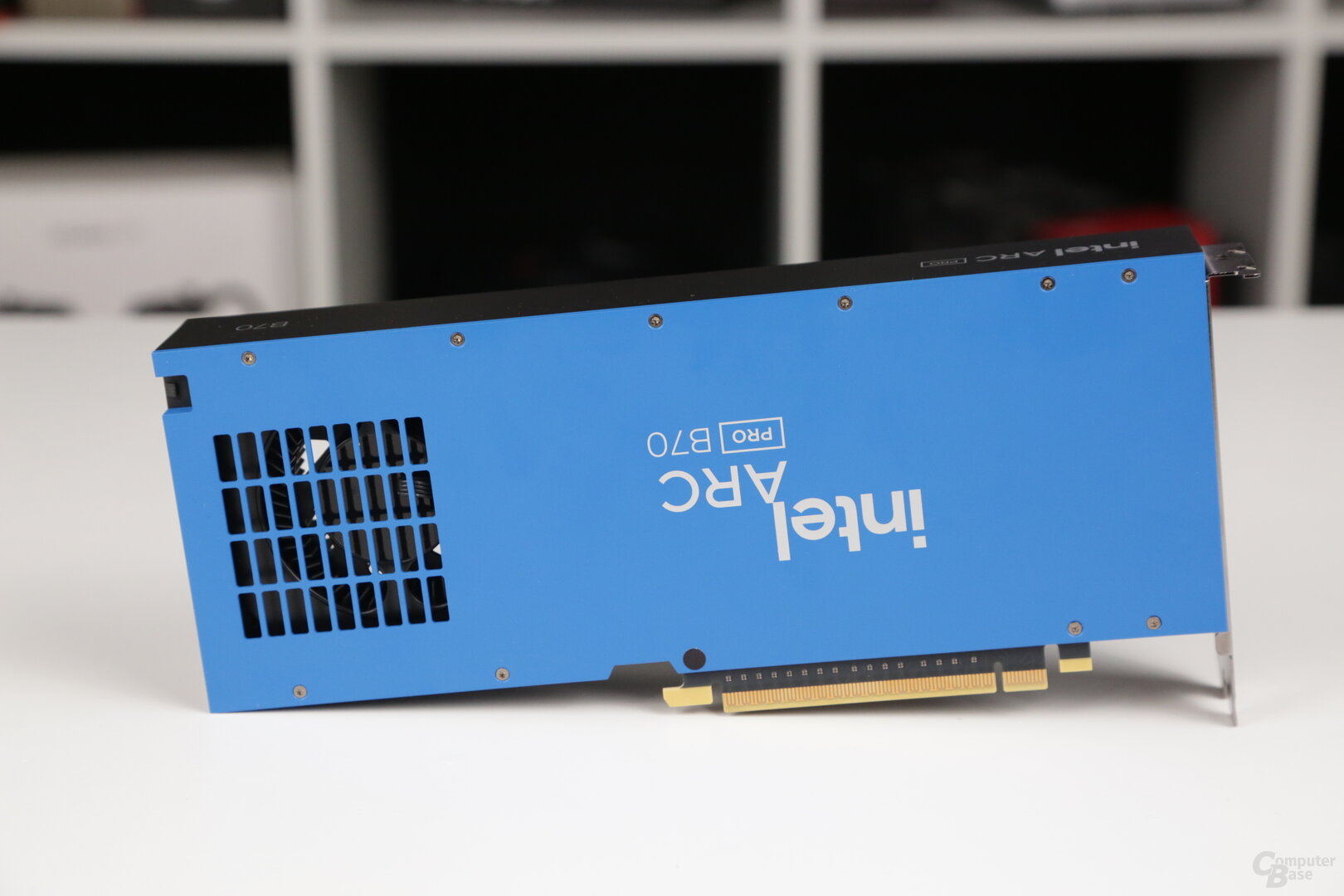 Rückseite der Intel Arc Pro B70