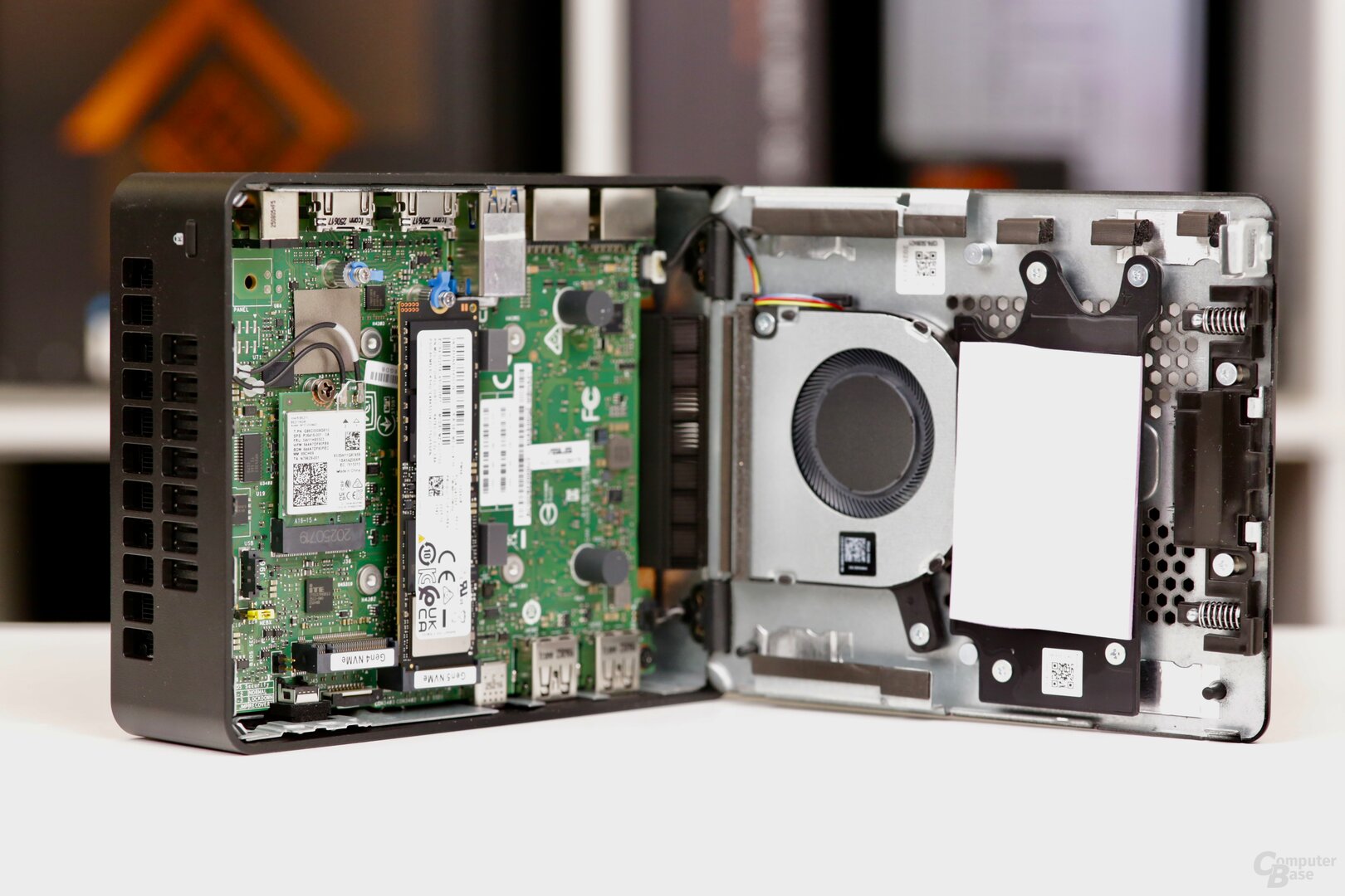 Asus NUC 16 Pro geöffnet