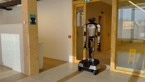 Robostral Navigate von Mistral: Neues KI-Modell steu­ert Ro­boter mit nur einer RGB-Ka­mera