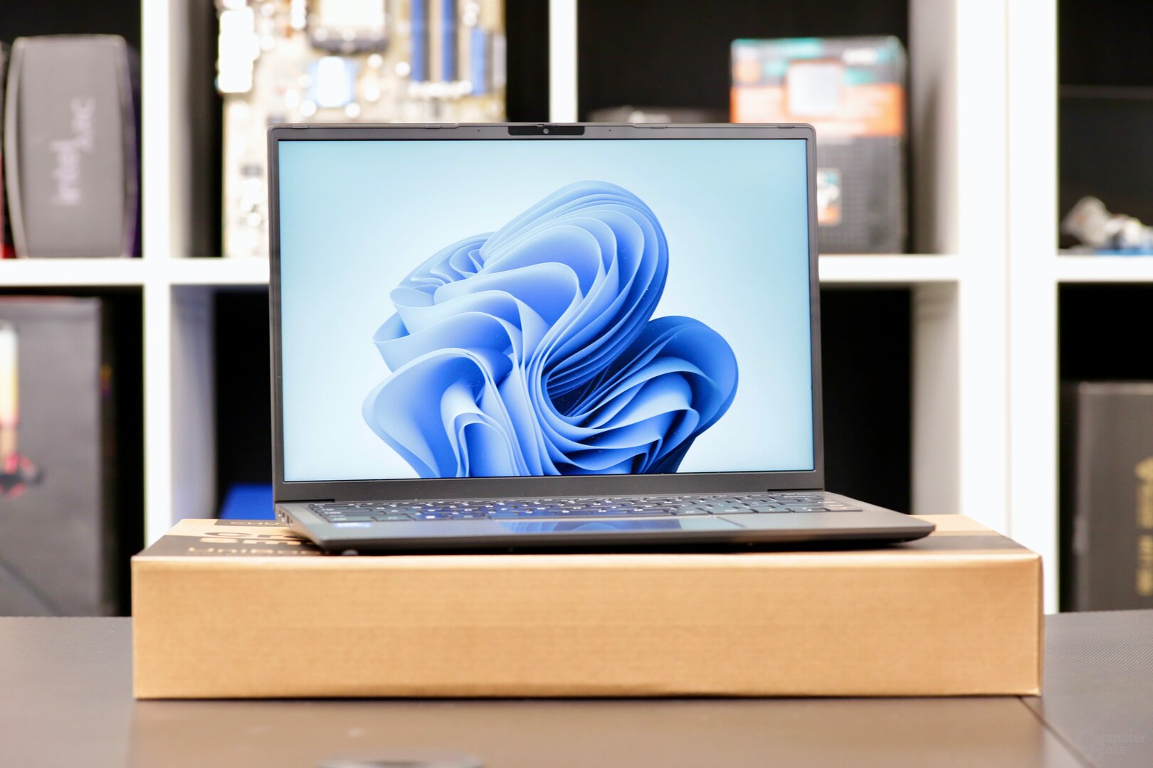 Chuwi UniBook mit Intel Core 3 304 für 419 Euro im Test