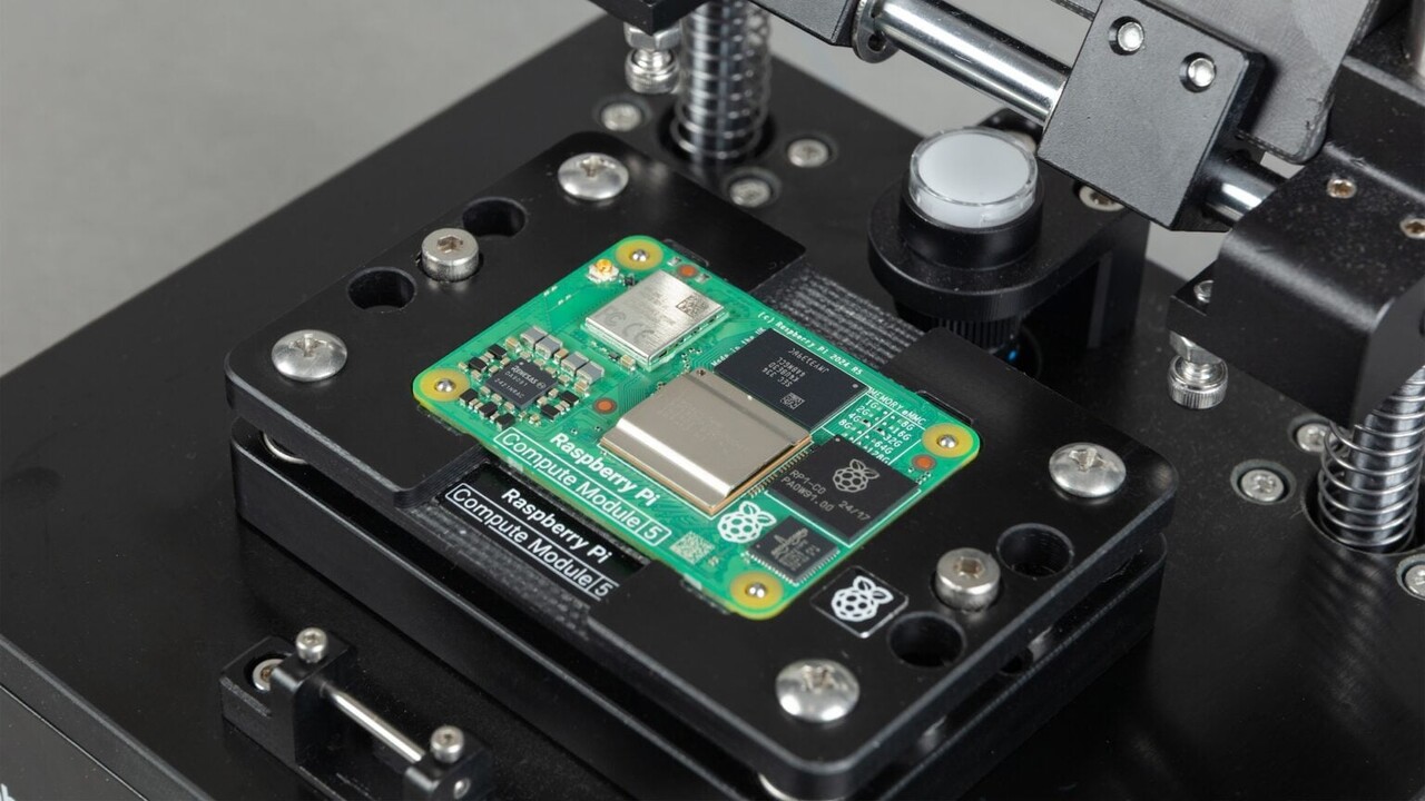 600-Dollar-Klemme: Raspberry Pi programmiert CM5 am Fließband