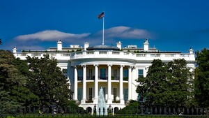 Trotz Protest und Sicherheitskrise: Trump will KI-Entwicklungs­tempo nicht drosseln