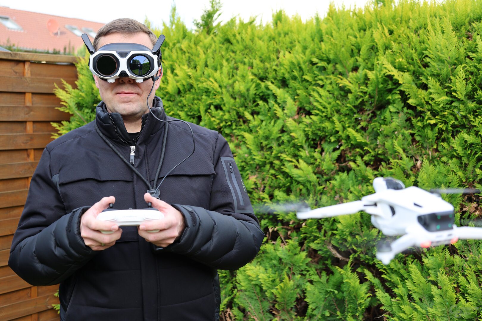 Der neue Remote Controller für die Antigravity A1 im Einsatz