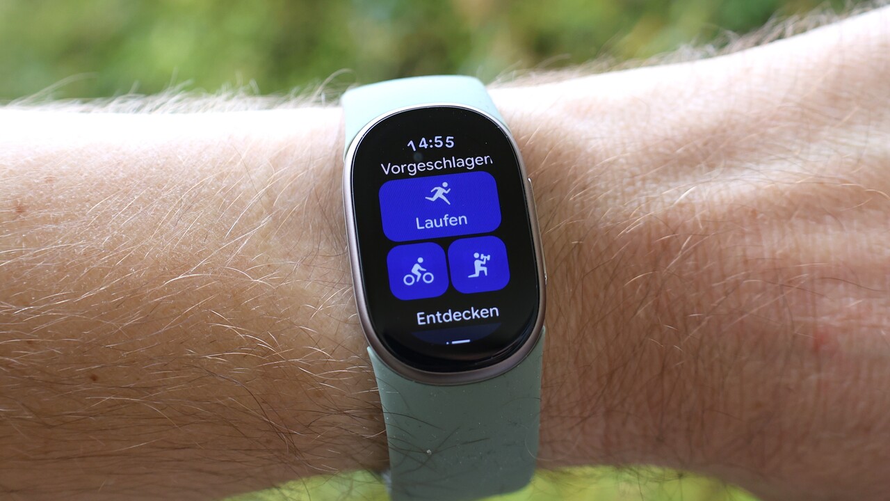 Google Fitbit Edge im Test: Fitnessarmband mit AMOLED, EKG, GPS und Health Coach