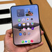 Displaybruch beim iPhone Duo: iFixit und erste Besitzer vermuten das Scharnier