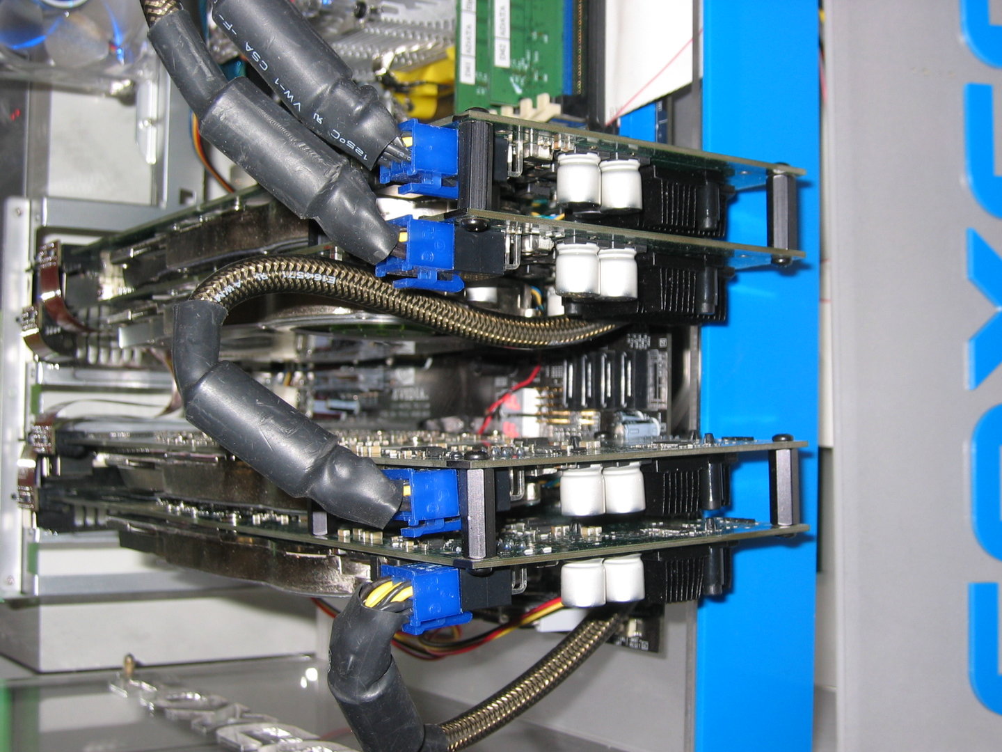 Foxconn-System mit Quad-SLI