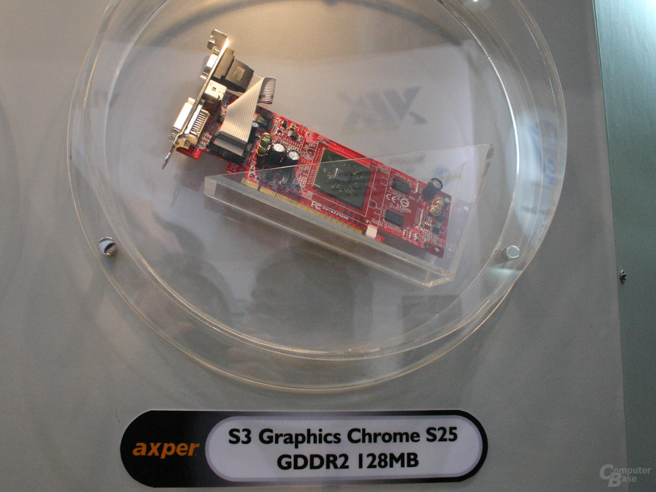 Axper mit S3 Graphics Chrome S25