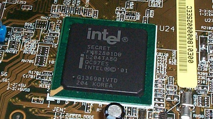 Asus P4B533-E und Intel D845GBV im Test: i845E gegen i845G, i850E und i845D