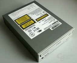 CD/R - Yamaha CRW 2100E