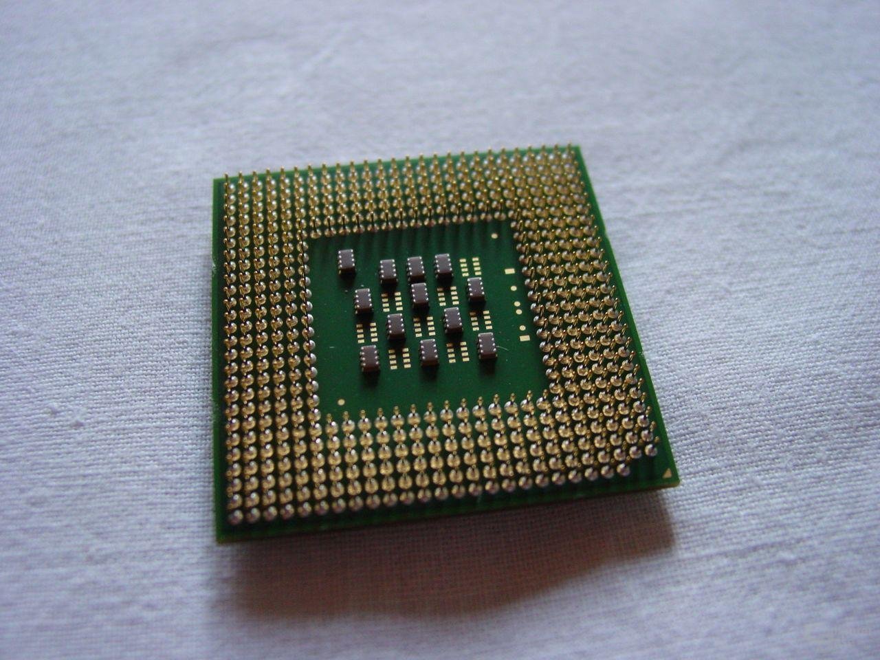 Intel Pentium 4 mit Hyper-Threading von unten