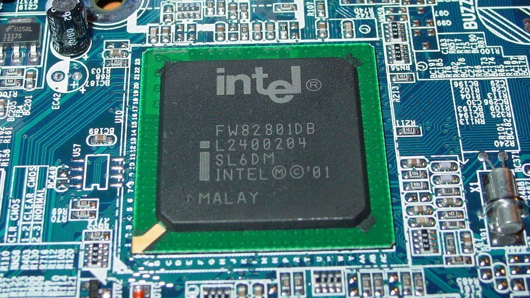 Fünf Sockel-478-Mainboards von Gigabyte, EPoX und Intel im Test: Das beste Mainboard für Intels Pentium 4?