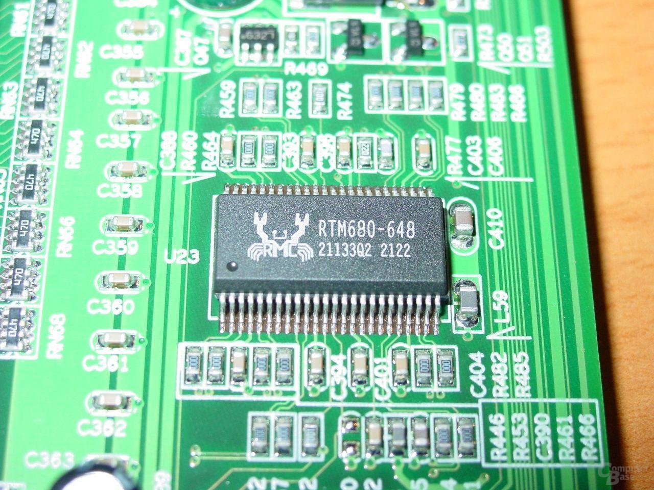 EPoX EP-4SDA5+ - Chip
