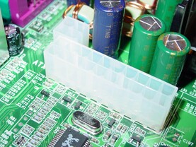 EPoX EP-4SDA5+ - Power-Connector