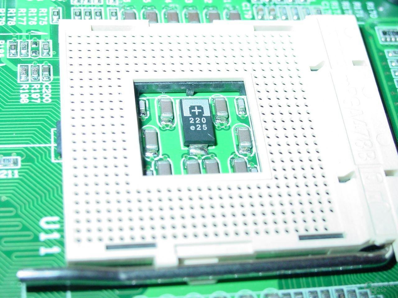 EPoX EP-4SDA5+ - Sockel