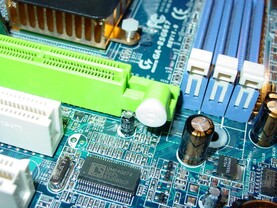 Gigabyte - GA-8SG667 - AGP-Clip