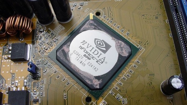 Der FSB400 im Test: Das Asus A7N8X in Revision 2.0 ist schneller