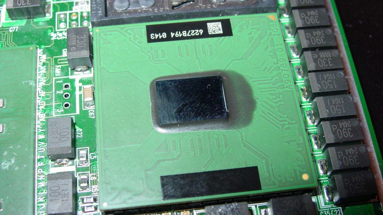 Intel Pentium 4 2,40C im Test: Intel mit FSB800 und HT-Support