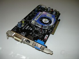 Inno3D FX5200 ultra Karte Front Angle