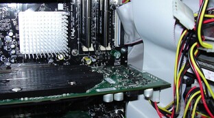nV GFFX5900u Karte Einbau Detail