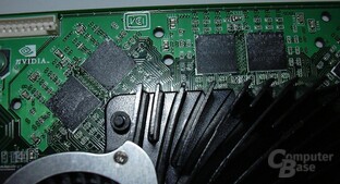 nV GFFX5900u Karte Vorderseite RAM-Anordnung