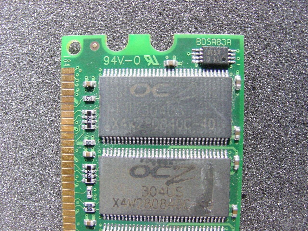 Die OCZ EL DDR PC3700 Dual Channel Gold basieren auf Samsung DDR333 Chips