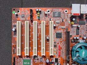 PCI-Slots des Abit IS7-G