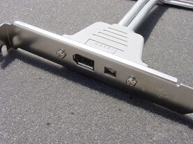 Gigabyte GA-8PENXP Firewire-Slotblende