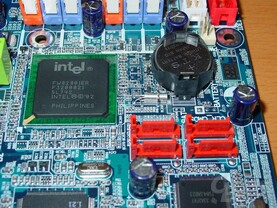 Gigabyte GA-8KNXP - SATA Anschlüsse