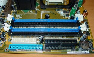 Asus P4C800-E Deluxe - RAM Steckplätze