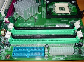 EPoX EP-4PCA3+ - RAM Steckplätze